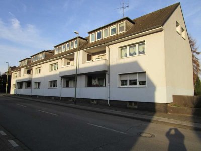 Freundliche 2,5 Zimmer Dachgeschosswohnung
