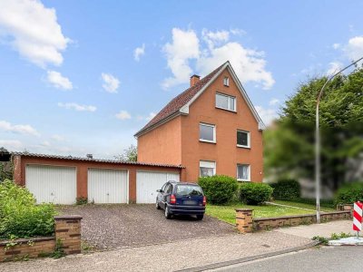 Geräumiges Zweifamilienhaus im Südwesten von Lage