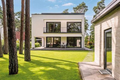Modernes Haus in Waldesruh auf gepflegtem Grundstück mit kleinem Gästehaus