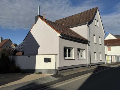 Schönes und vollst. renoviertes 5-Zimmer-Einfamilienhaus mit geh. Innenausstattung in Friedrichsdorf