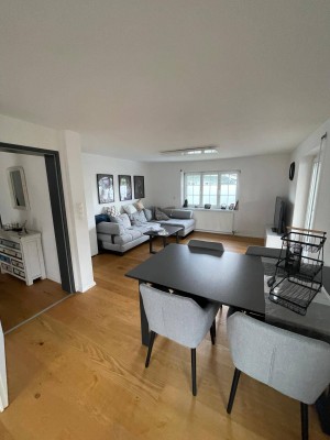 2-Zimmer-Wohnung mit Balkon, eigenem Zugang 2 Parkplätzen