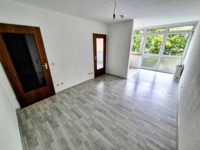 Schöne, helle Zwei-Zimmerwohnung mit Stellplatz