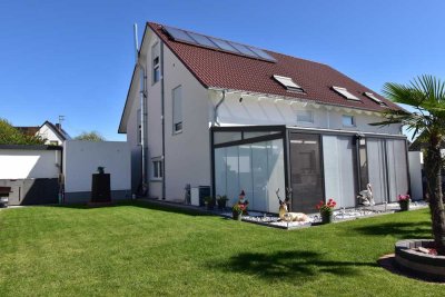 Moderne Doppelhaushälfte in Friedberg mit hohem Wohnkomfort