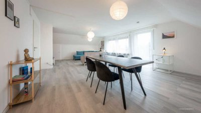 Renovierte 4 ZKB Dachgeschosswohnung mit Balkon in ruhiger Lage- top vermietet