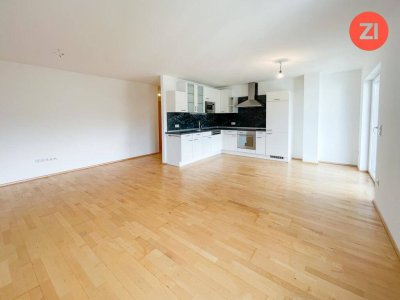 Schöne 2,5 ZI-Wohnung mit Terrasse und möblierter Küche