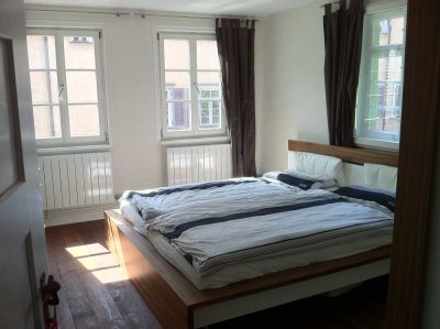 Geschmackvolle, sanierte 2-Raum-Wohnung mit geh. Innenausstattung mit EBK in Esslingen am Neckar