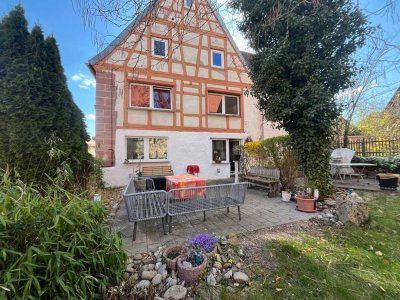 Charaktervolles Einfamilienhaus mit Ensembleschutz, großem Garten &amp; viel Potenzial in Spalt