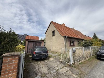 Sanierungsbedürftige Doppelhaushälfte zu verkaufen