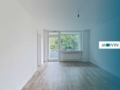 Renoviert: Große 3-Zimmer-Wohnung mit BALKON und EINBAUKÜCHE