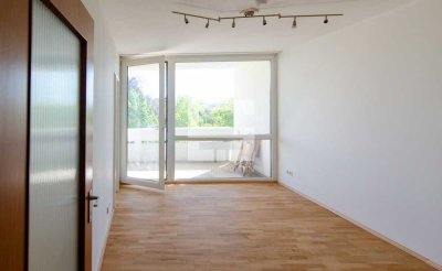 Renovierte 1-Zimmer-Wohnung 33 m² Unterhaching-Grünau mit TG-Stellplatz