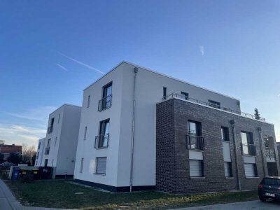 WE 2  BS-Watenbüttel- Moderne 2-Zimmer EG-Wohnung * Aufzug + Loggia + EBK * Ambet-Service möglich *