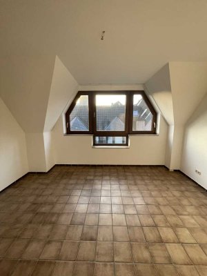 Helle 3-Zimmer-Dachgeschosswohnung mit Balkon in zentraler Lage von St. Tönis