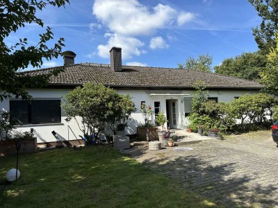 Fertighaus mit 3 Wohneinheiten und Doppelgarage