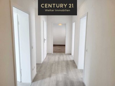 Frisch renovierte, charmante und sehr gut geschnittene 3-Zimmer-Wohnung mit Balkon!