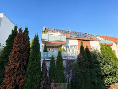 "Stilvolle 3,5-Zimmer-Wohnung mit Loggia, Carport und eigenem Hobbyraum – Ihr modernes Zuhause!"