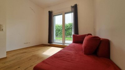 Ruhige, zentrale Wohnung mit eigener Grünoase!