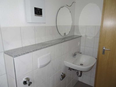 Sanierte 2-Zimmer-Wohnung mit Duschbad in Cronenberg