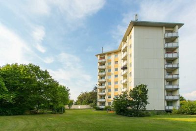 Frisch renovierte 2-Zimmer-Wohnung mit Aufzug, Balkon und Option auf Garagenanmietung!