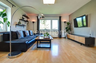 MÖBLIERT - STILVOLL WOHNEN - 3,5-Zimmer mit Balkon und Stellplatz
