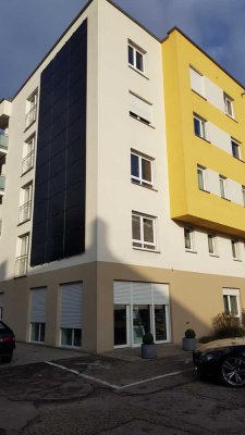 Stilvolle, neuwertige 4-Zimmer-Wohnung mit Übernahmemöglichkeit des Mobiliars
