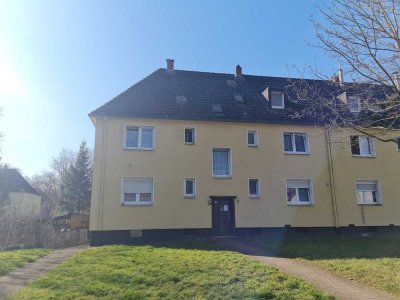 Renovierte 2-Zimmer-Wohnung im Dachgeschoss zu vermieten!