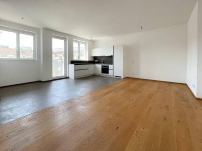 NÄHE NASCHMARKT: 3-Zimmerwohnung mit Balkon im stilvoll sanierten Altbau