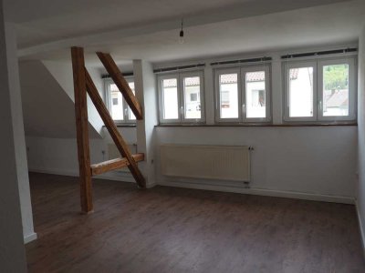 Gemütliche Dachgeschosswohnung in zentraler Lage