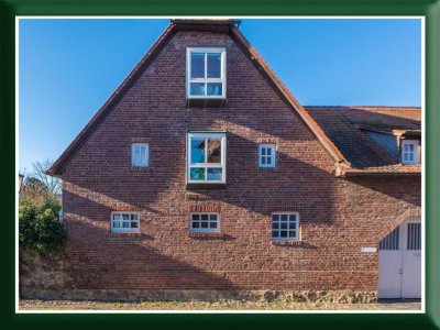 Süße Doppelhaushälfte als Backsteinhaus in historischem Gewand
