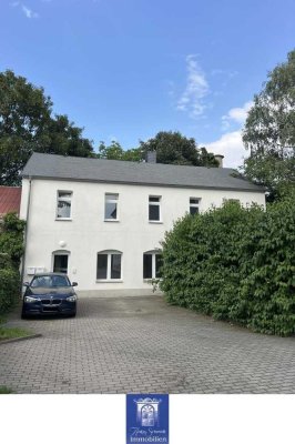 Helle Wohnung im Hinterhaus! Schöne Terrasse und Tageslichtbad mit Wanne!