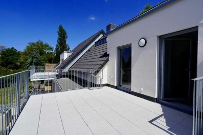 Fünf Zimmer Dachgeschosswohnung mit zwei Balkonen und Tiefgarage in Wiesbaden Biebrich