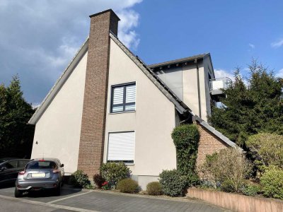 Großzügige helle 2-Zimmer-Dachgeschosswohnung mit Balkon in Schwerte-Geisecke