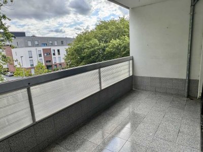 Geschmackvolle 3-Zimmer-Wohnung mit gehobener Innenausstattung mit Balkon in Willich