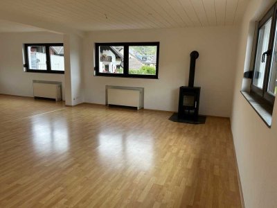 Offene und gepflegte 3-Zimmer Wohnung in Mayschoß