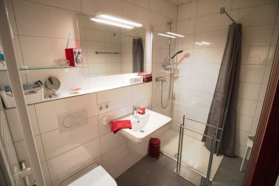 Möblierte Wohnung in Ostseenähe , neues Bad!