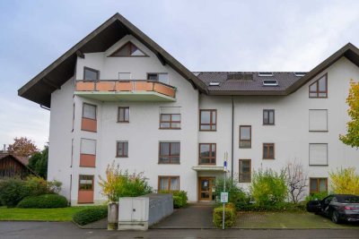 Gepflegte 4-Zimmer-Wohnung mit Balkon und Tiefgarage in Herten (Baden), ruhige Lage mit viel Grün