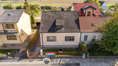 "Charmantes Haus, sanieren und dabei neu gestalten, mit großem Garten"