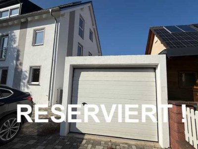 RESERVIERT!, Modernes, großes 2-FH, gute Lg., 1 Grg., 1 Stellplatz, 91056 Erlangen-Frauenaura