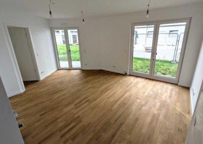 2 Zimmer, Haltestelle Wedding, ruhiger Innenhof, moderner Schnitt, Terrasse, Einbauküche, Erstbezug