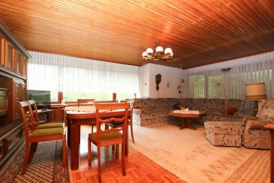 Großes Zweifamilienhaus mit viel Potential in Schladen!
