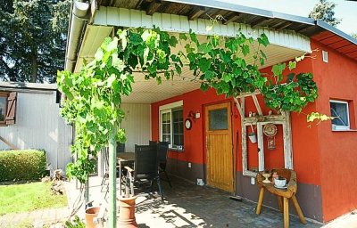Jessen (Elster): Freizeitgrundstück mit Sommerhaus und Bauwagen