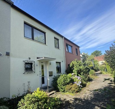 Wohlfühlen auf allen Ebenen – Ihr charmantes Reihenmittelhaus in absoluter Top-Lage von Schwabach