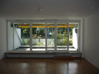 Exklusive, sanierte 2-Zimmer-Terrassenwohnung mit gehobener Innenausstattung mit Einbauküche in Haar