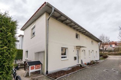 Moderne Doppelhaushälfte in Waldshut-Bergstadt – Komfort, Energieeffizienz & Platz für die Familie