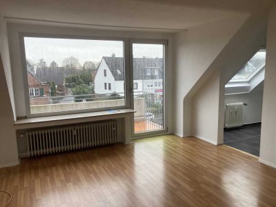 1-Zimmer Dachgeschosswohnung (25 qm) in Kaarst, gepflegt