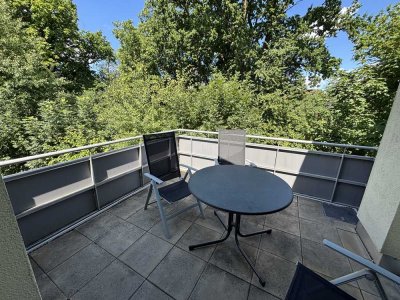 Geschmackvolle, neuwertige 2-Zimmer-Wohnung mit geh. Innenausstattung mit Balkon und EBK