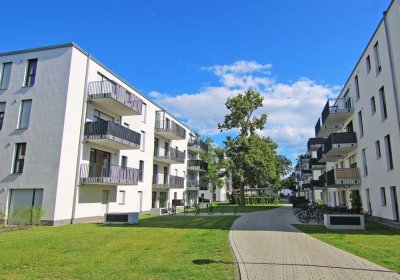 Elegante Komfortwohnung mit großem Süd-Balkon und Einbauküche - sonniges 2.OG mit Lift!