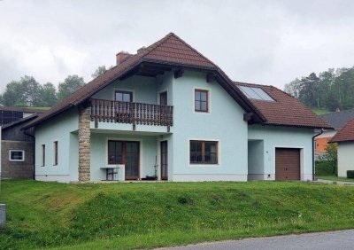 Platz für die große Familie: 5 Schlafzimmer, 3 Garagen