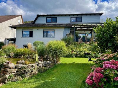 Großzügiges Wohnhaus mit schönem Garten