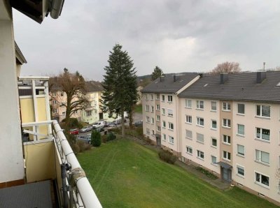 Moderne, kernsanierte 2-Zimmer Wohnung mit Balkon und Blick ins Grüne in Wuppertal