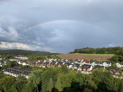 Waldrand mit Fernblick, Sackgasse, 3-Zi, Sonnen-Balkon, Garagen & Einbauküche, Aufzug